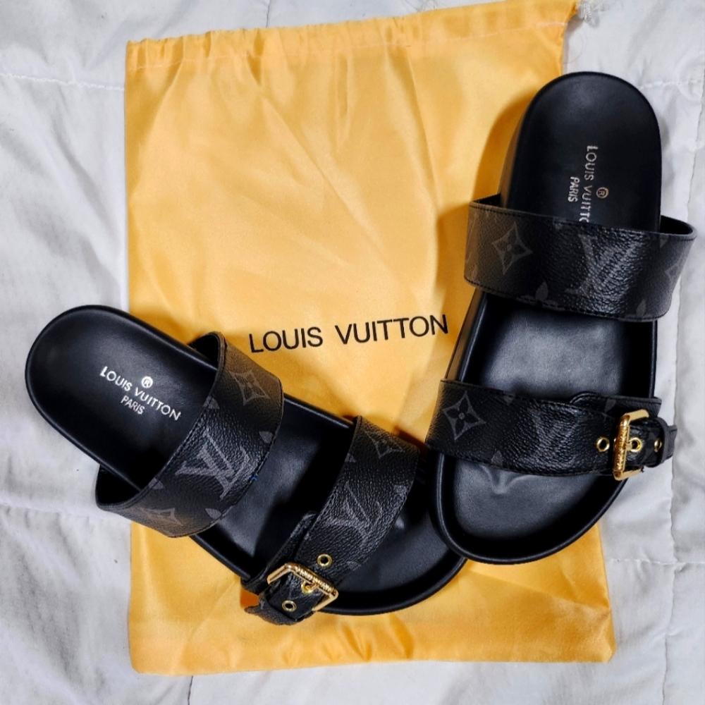 Womens size 36 sandals Louis vuitton